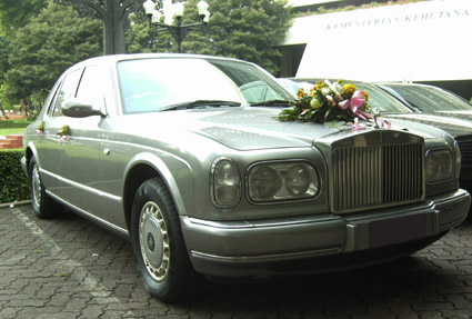 sewa mobil pengantin Luxury Rolls Royce