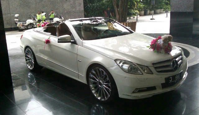 sewa mercedes benz e cabrio, rental mery cabrio,