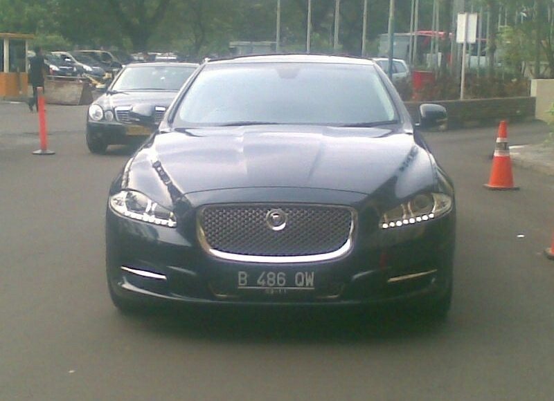 RENTAL MOBIL JAGUAR XJL