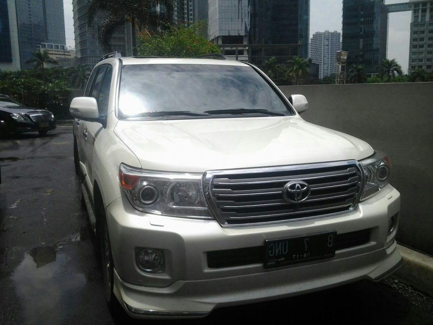 sewa land cruiser,rental mobil land cruiser jakarta, sewa land cruiser, wedding car, sewa mobil mewah, rental mobil pengantin